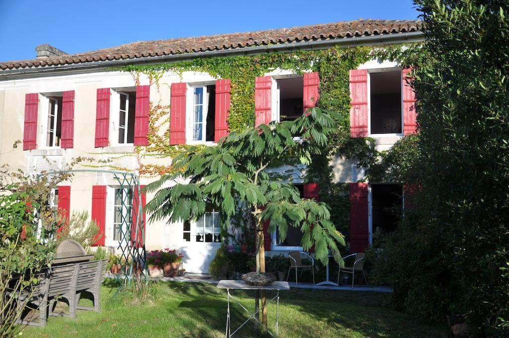 Bed and Breakfast La Maison De Rose Brossac Exteriér fotografie