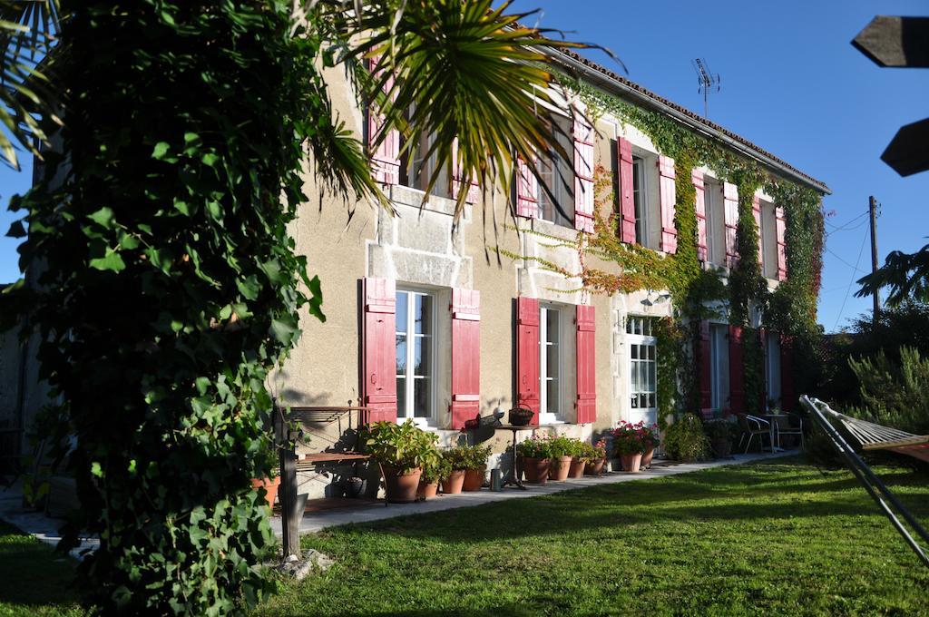 Bed and Breakfast La Maison De Rose Brossac Exteriér fotografie